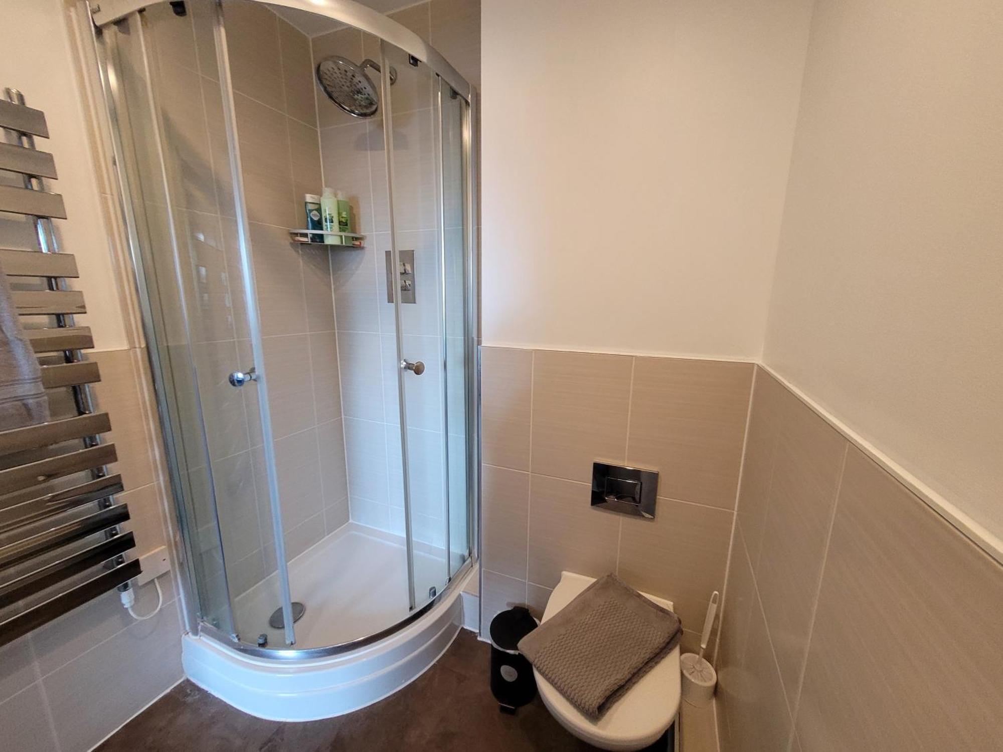 Lesley Court- A Lovely Spacious 2 Bedroom Apartment By Catchpole Stays Челмсфорд Екстериор снимка