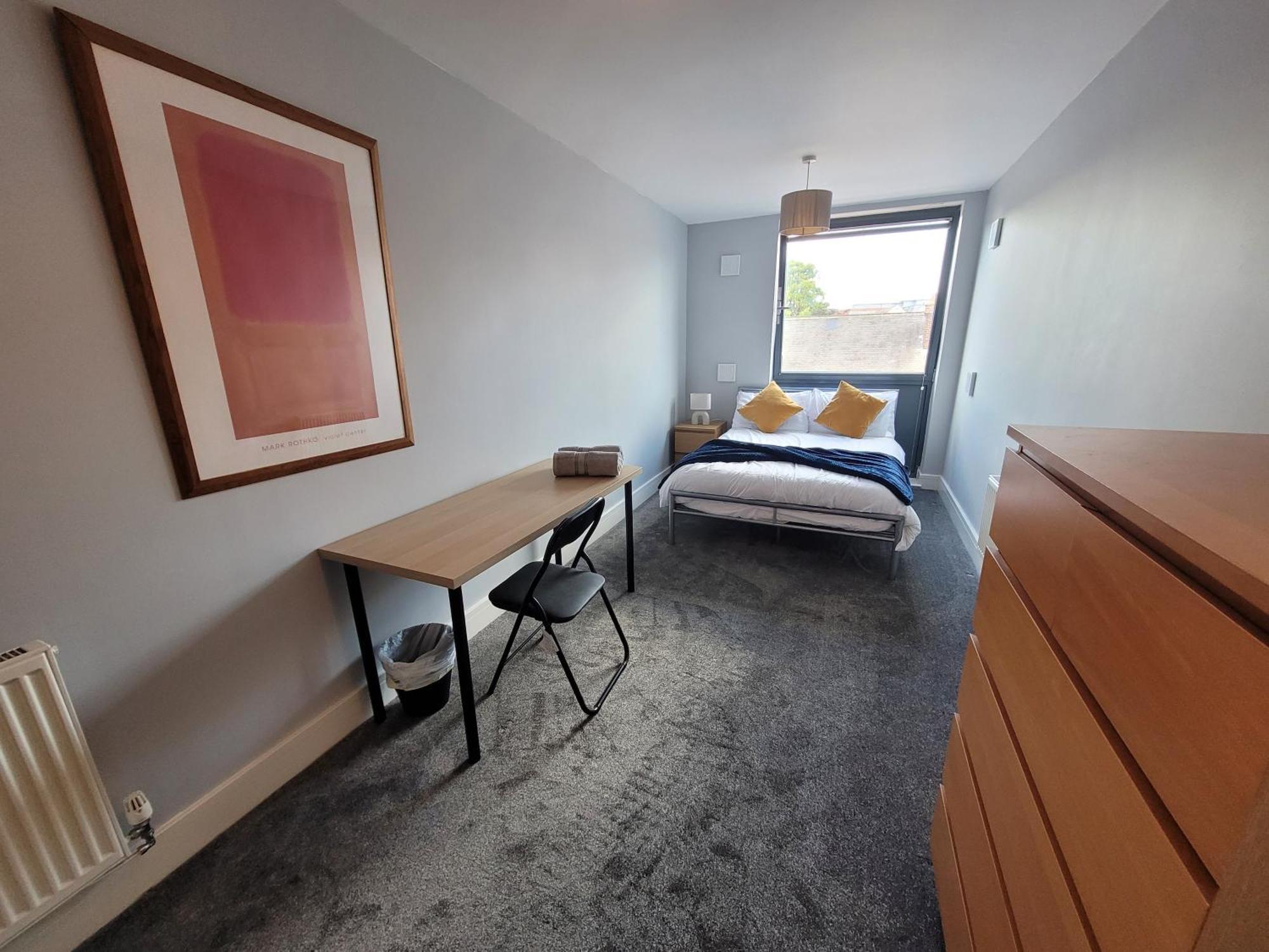 Lesley Court- A Lovely Spacious 2 Bedroom Apartment By Catchpole Stays Челмсфорд Екстериор снимка