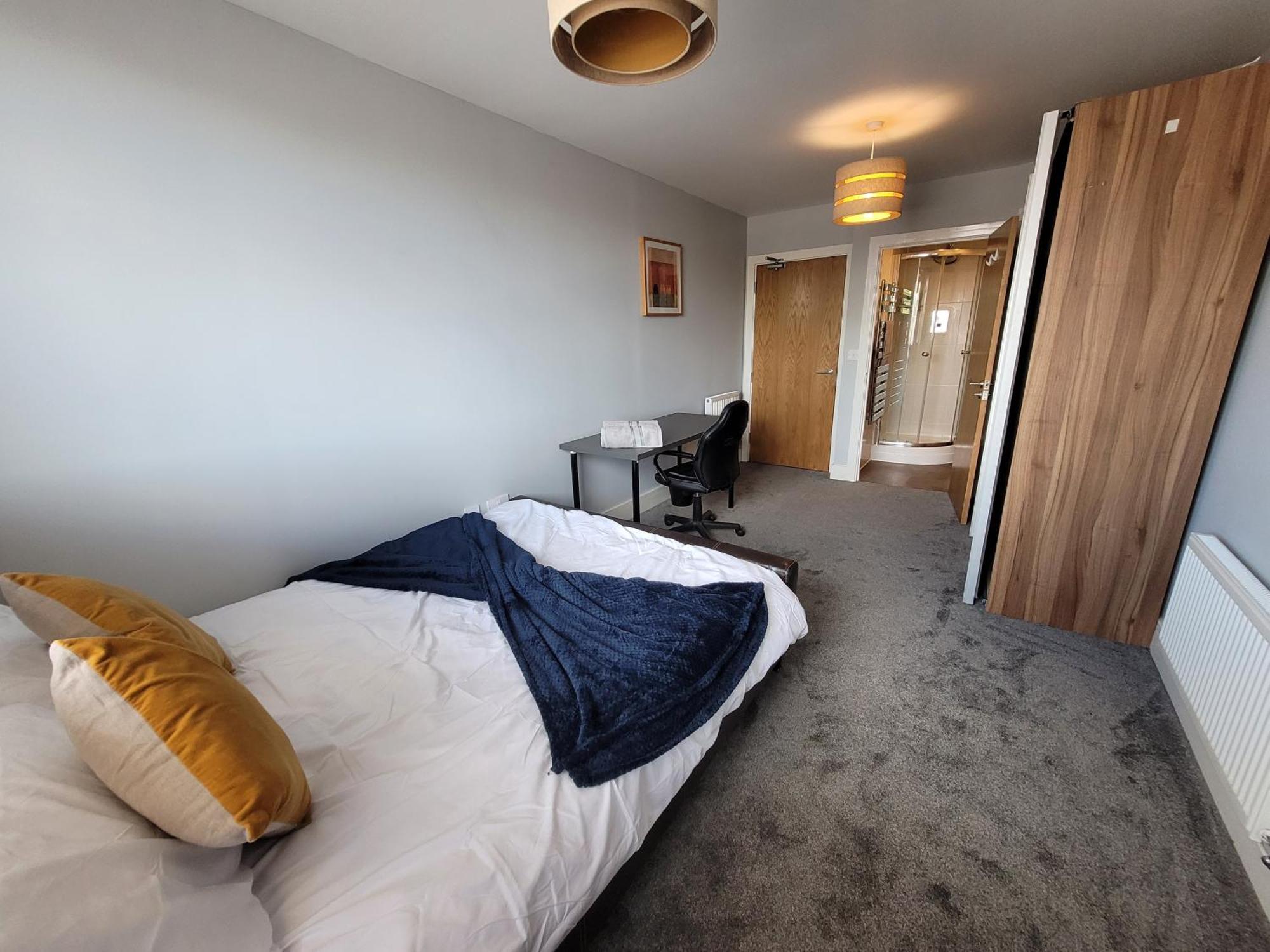 Lesley Court- A Lovely Spacious 2 Bedroom Apartment By Catchpole Stays Челмсфорд Екстериор снимка